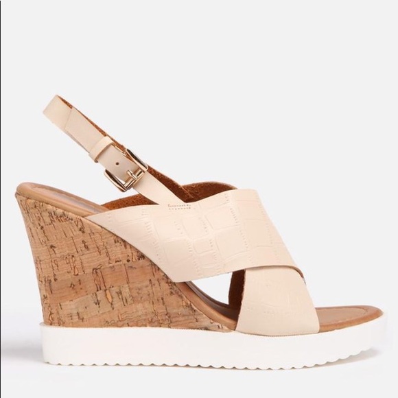 Qupid Shoes - Qupid nude croc wedges 9